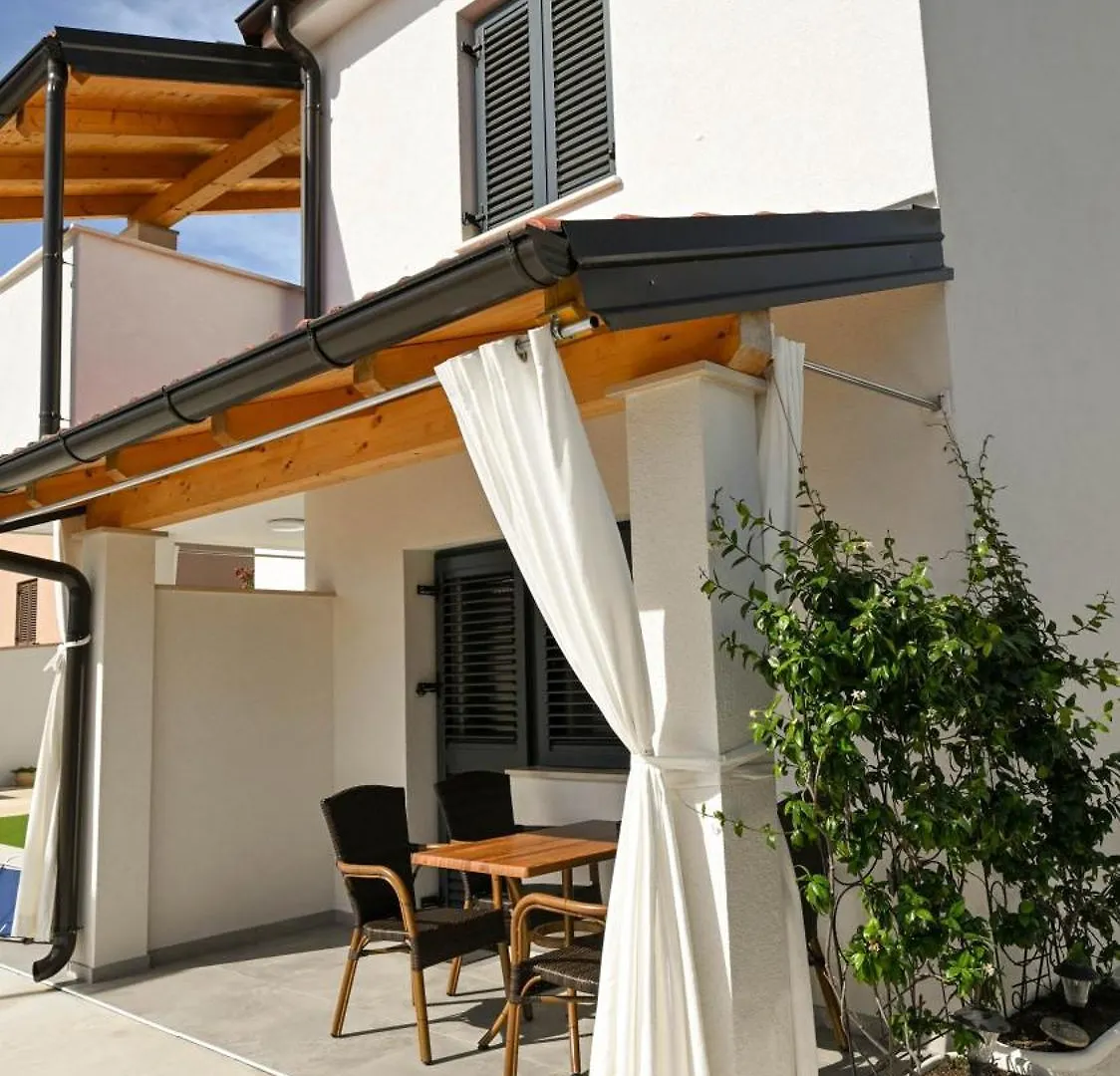 Casa Mira Apartments Liznjan